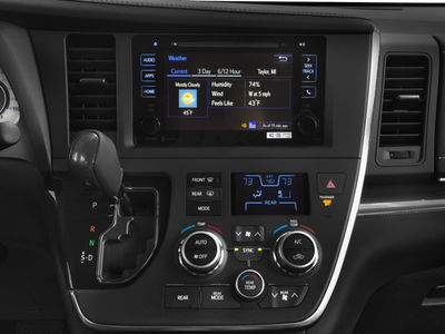 2017 Toyota Sienna SE 8 Passenger