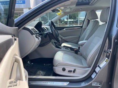 2017 Volkswagen Passat 1.8T SE
