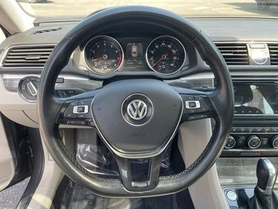 2017 Volkswagen Passat 1.8T SE