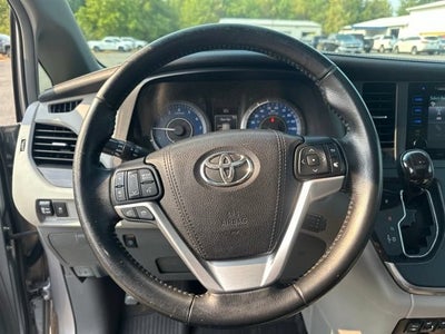 2016 Toyota Sienna XLE