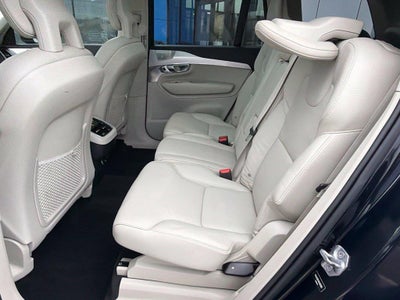 2017 Volvo XC90 T6 Momentum