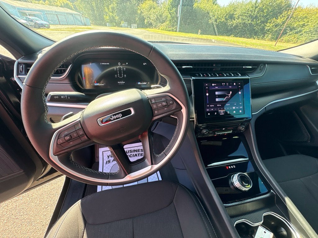 2025 Jeep Grand Cherokee L Laredo