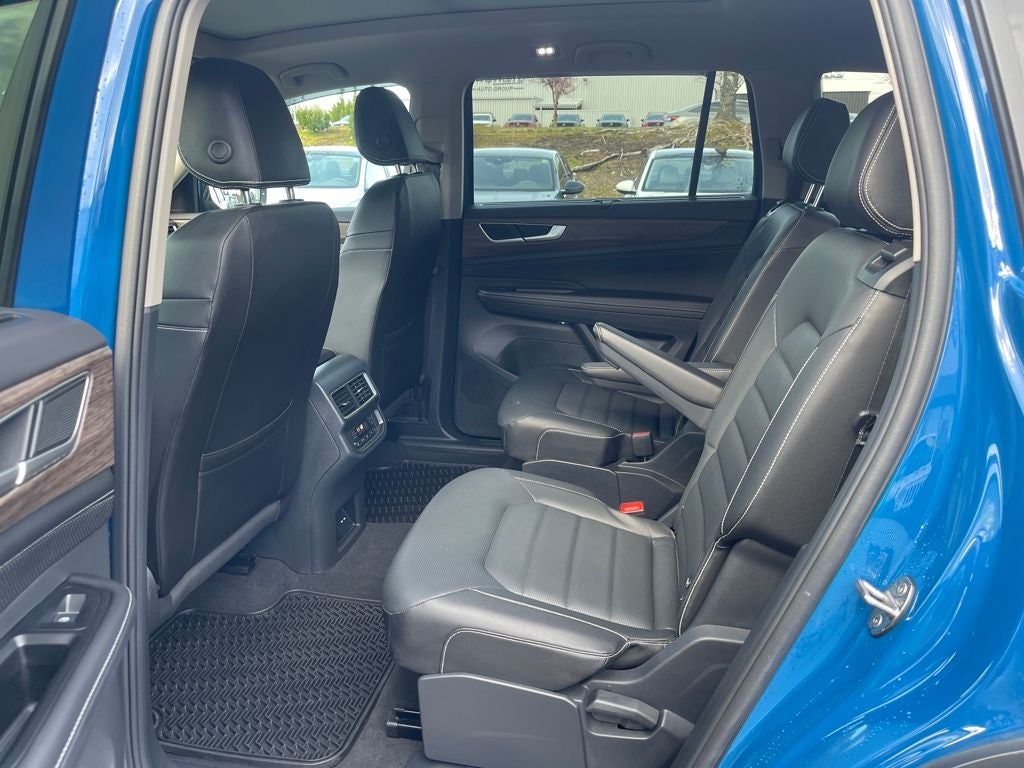 2025 Volkswagen Atlas 2.0T SEL