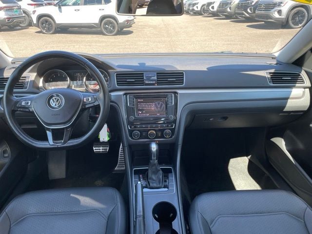 2018 Volkswagen Passat 2.0T R-Line