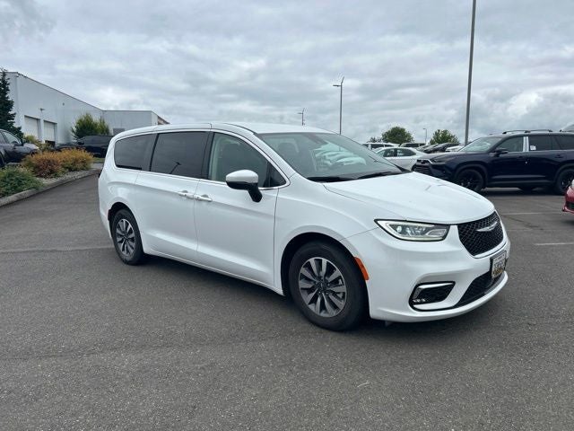 2023 Chrysler Pacifica Hybrid Touring L