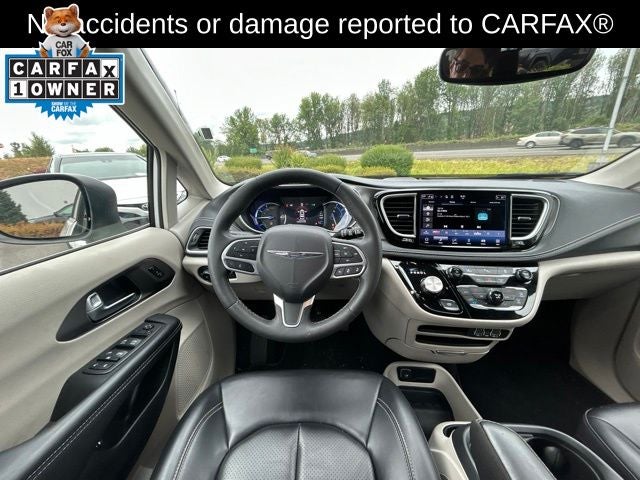 2023 Chrysler Pacifica Hybrid Touring L