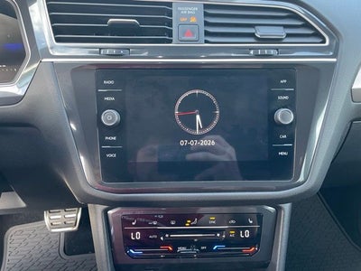 2024 Volkswagen Tiguan 2.0T SE R-Line Black
