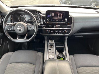 2023 Nissan Pathfinder SV