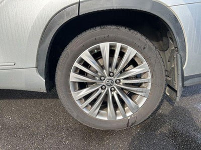 2024 Toyota Highlander Hybrid Platinum