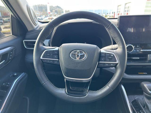 2024 Toyota Highlander Hybrid Platinum