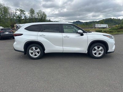 2024 Toyota Highlander LE