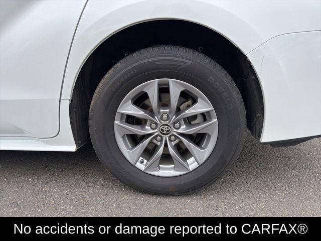 2023 Toyota Sienna XLE 8 Passenger