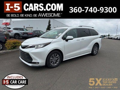2023 Toyota Sienna XLE 8 Passenger