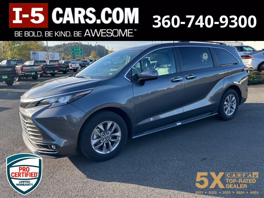 2025 Toyota Sienna XLE 8 Passenger