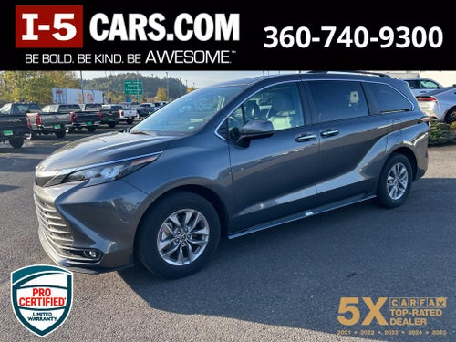 2025 Toyota Sienna XLE 8 Passenger