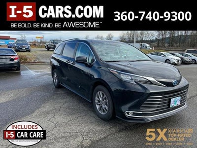 2024 Toyota Sienna XLE 8 Passenger