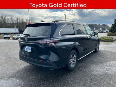 2024 Toyota Sienna XLE 8 Passenger