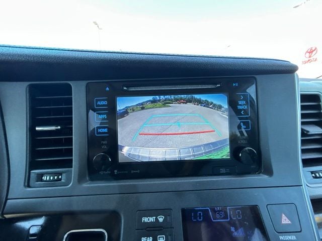 2017 Toyota Sienna XLE 8 Passenger