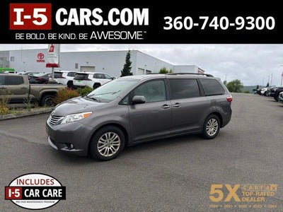 2017 Toyota Sienna XLE 8 Passenger