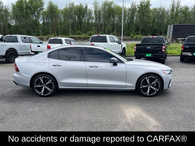 2024 Volvo S60 B5 Core Dark Theme