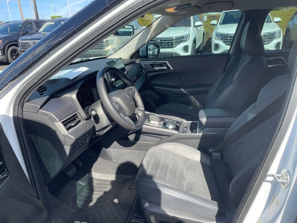 2023 Mitsubishi Outlander PHEV SE