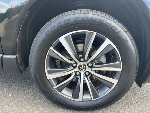 2021 Toyota Venza LE