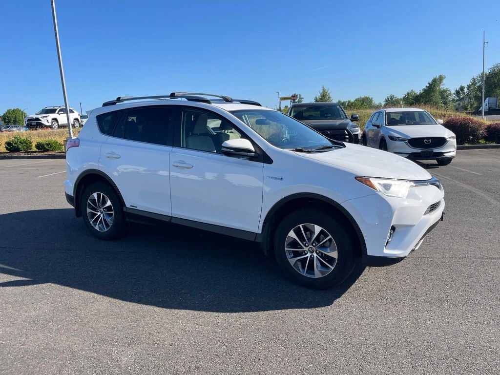 2017 Toyota RAV4 Hybrid XLE