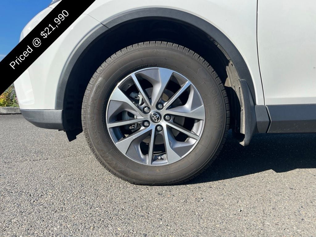 2017 Toyota RAV4 Hybrid XLE