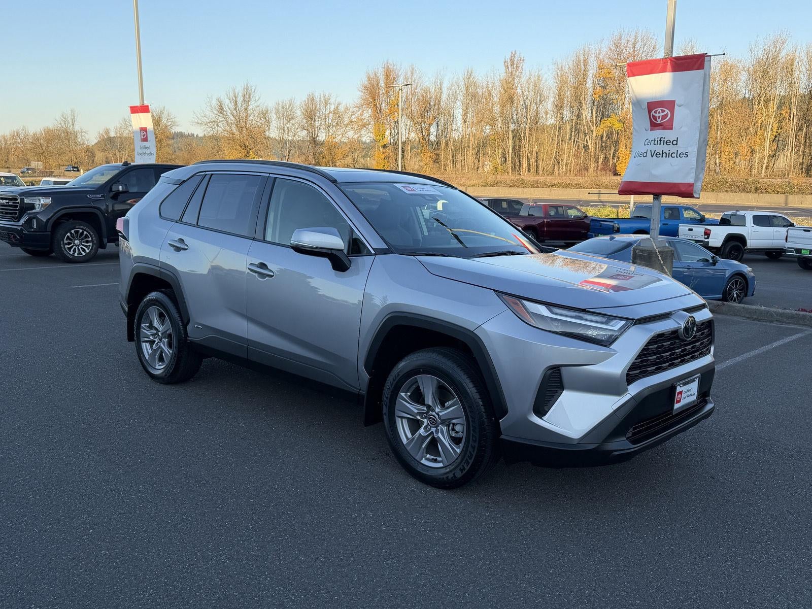 2025 Toyota RAV4 Hybrid XLE