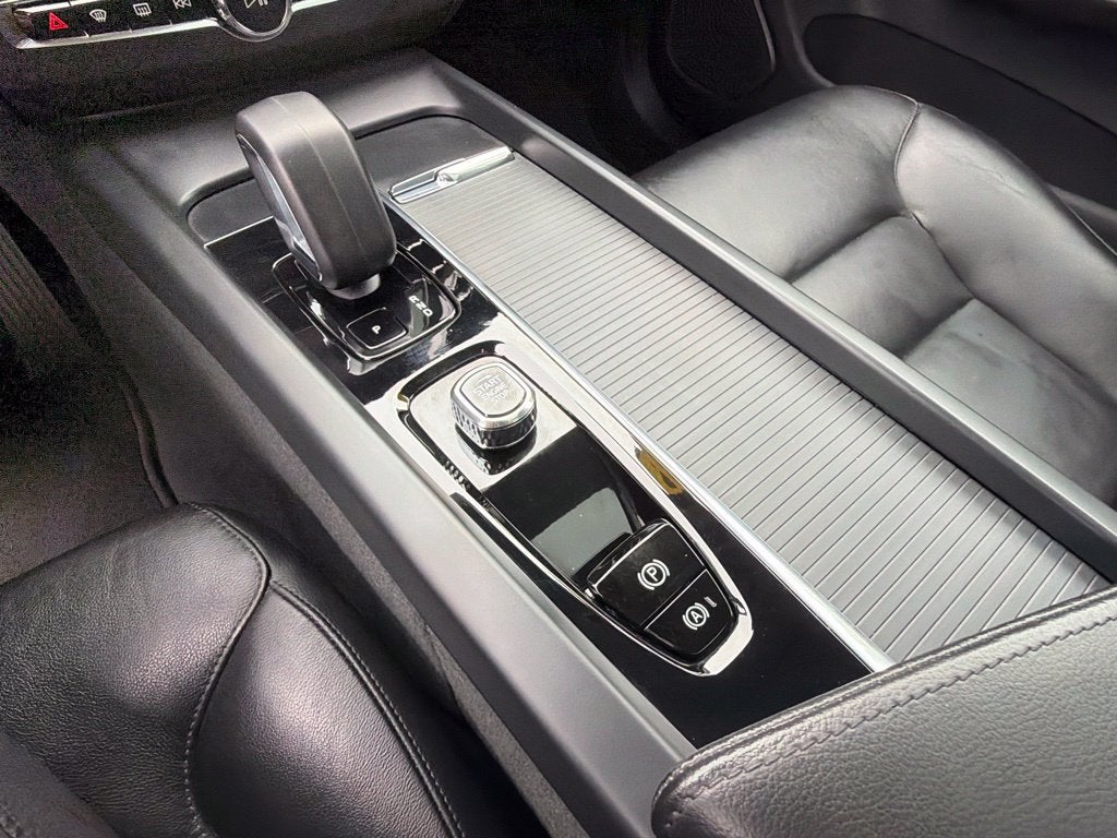 2023 Volvo XC60 B5 Core