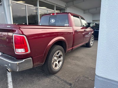 2017 RAM 1500 Laramie Crew Cab 4x2 6'4' Box