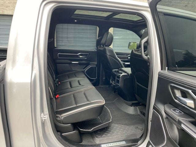 2022 RAM 1500 Laramie Crew Cab 4x4 5'7' Box
