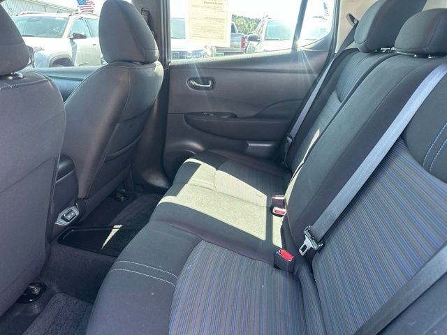 2022 Nissan LEAF S 40 kWh