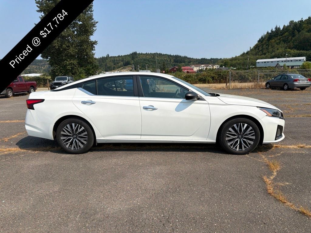 2024 Nissan Altima SV FWD