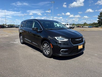 2023 Chrysler Pacifica Hybrid Touring L