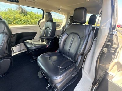 2023 Chrysler Pacifica Hybrid Touring L