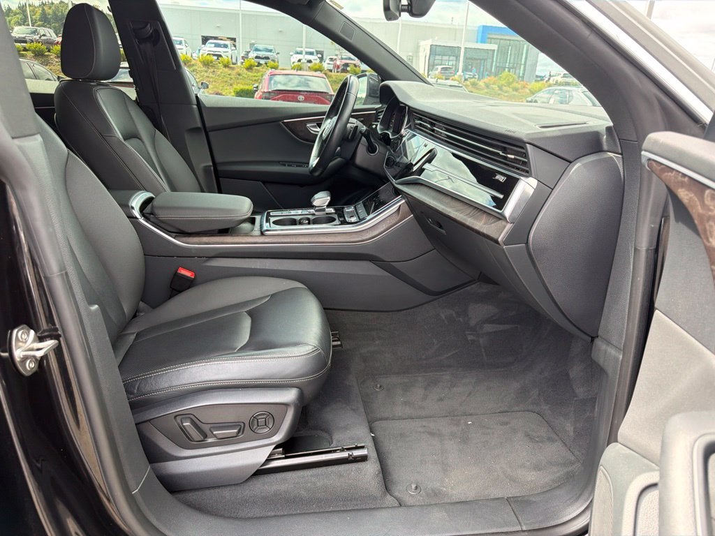 2020 Audi Q8 Premium Plus 55 TFSI quattro Tiptronic