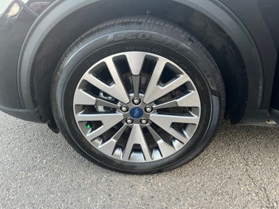 2022 Ford Escape Hybrid Titanium