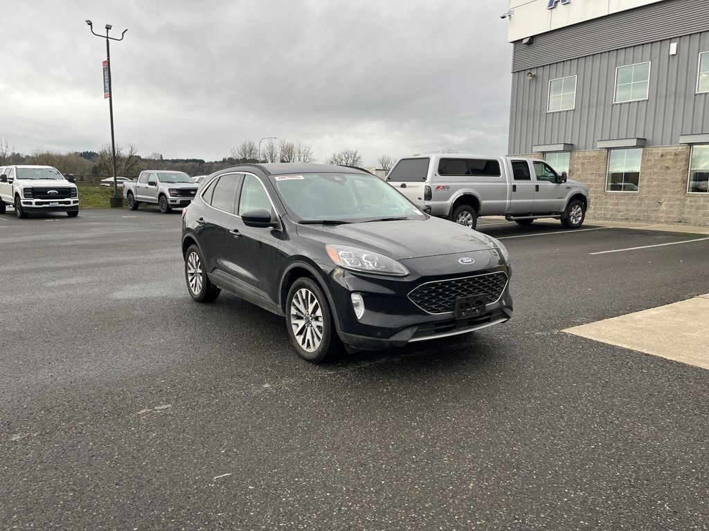 2022 Ford Escape Hybrid Titanium