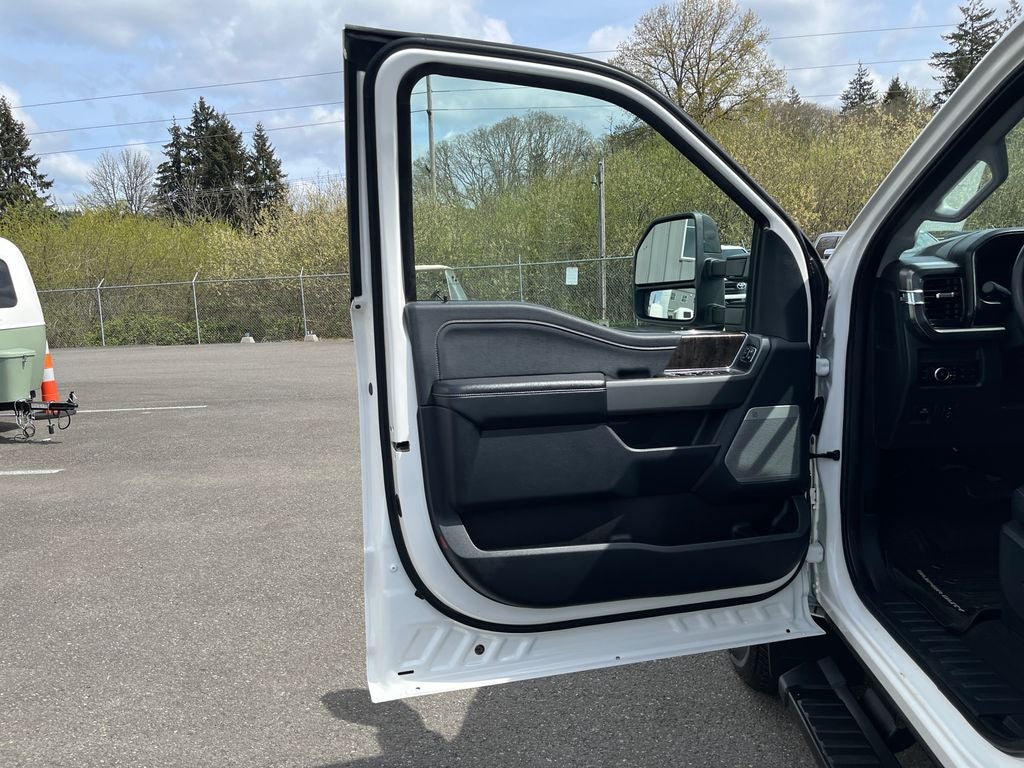 2025 Ford F-350SD Lariat