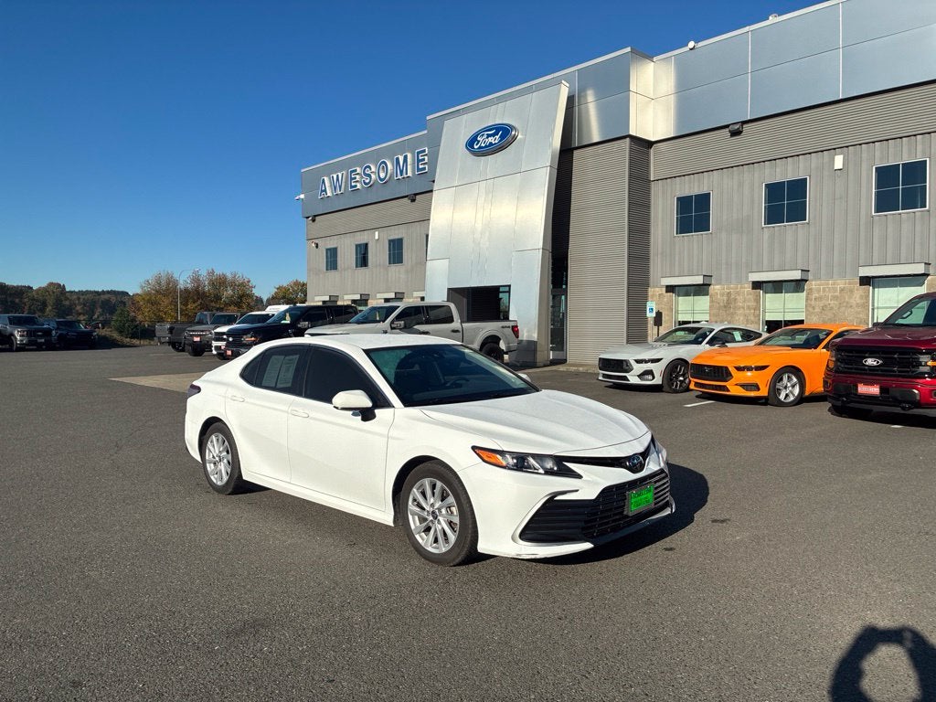 2022 Toyota Camry LE