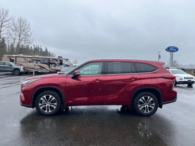 2022 Toyota Highlander Hybrid XLE
