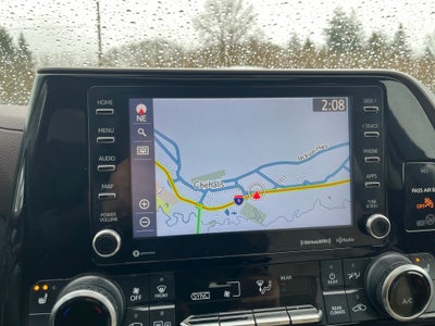 2022 Toyota Highlander Hybrid XLE